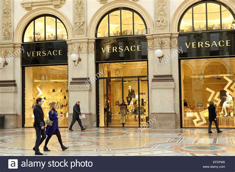 versace via vittorio emanuele|Versace’s new Galleria Vittorio Emanuele II store .